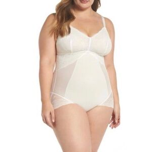 SPANX Spotlight on Lace Bodysuit Size XL White Shapewear